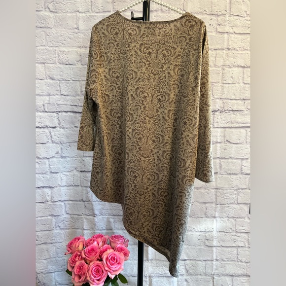 Chico’s Travelers Collection Gold Top - Picture 3 of 9